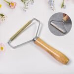 Portable Double Sided Lint Remover (1 Pc) - Image 4