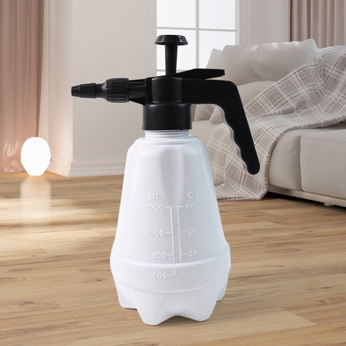 1.5L Heavy-Duty Plastic Pressure Spray Bottle with Adjustable Nozzle - Image 1