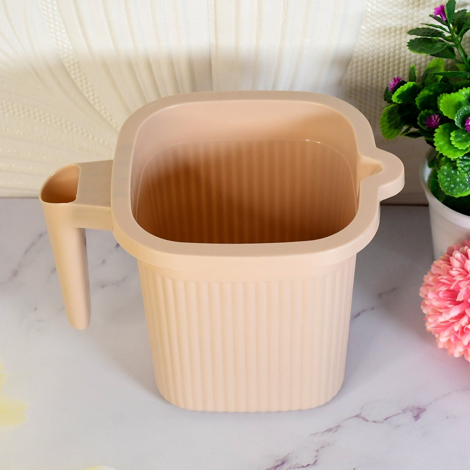 01_9f6643e2-96df-4c2d-83f7-946a97a2bdb1.jpg Plastic Square Bath Water Mug (1 Pc / 1000 ML / Mix Color) - Image 1