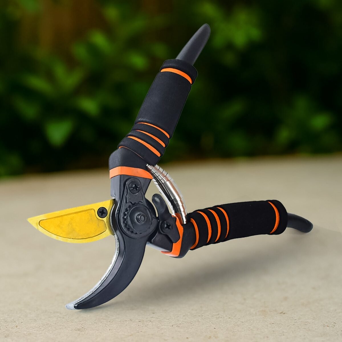 Heavy Duty Garden Pruning Shears (1 Pc) - Image 1