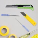 Heavy Duty Working Cutter Knife with replacement blade, 2 Screwdriver Hand Tool (4 Pc Set) - Image 3