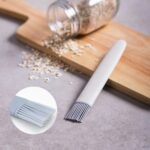 Pastry Brush, Basting Brush BBQ Sauce Marinade Meat Silicone Oil Brush (1 Pc) - Image 4