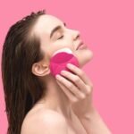 Facial Cleansing & Massaging Brush - (1 Pc) - Image 4