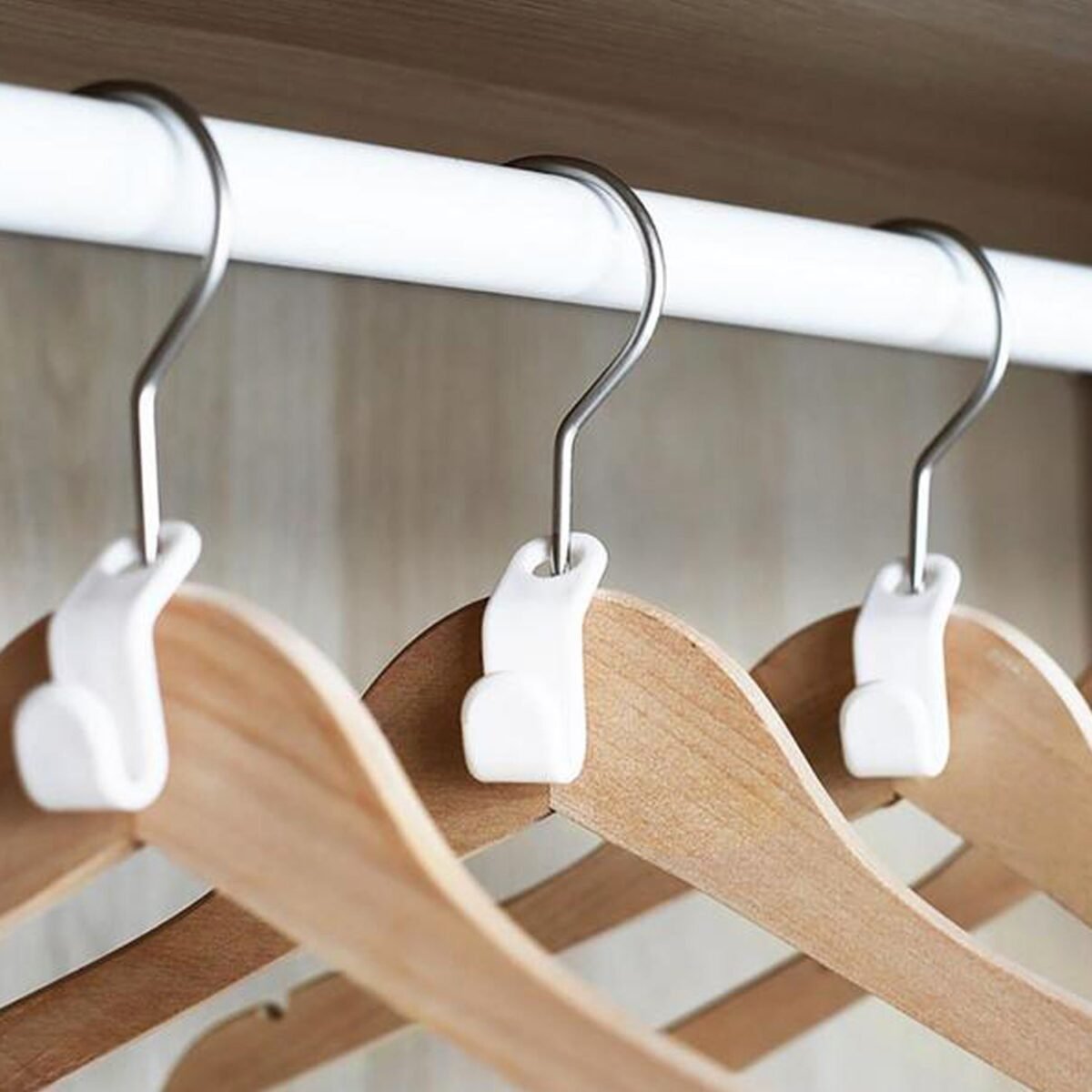 Plastic Clothes Hanger with Non-Slip Pad - Image 6