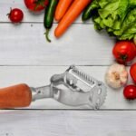 Vegetable and Fruit Peeler with Wooden Handle (1 Pc) - Image 4