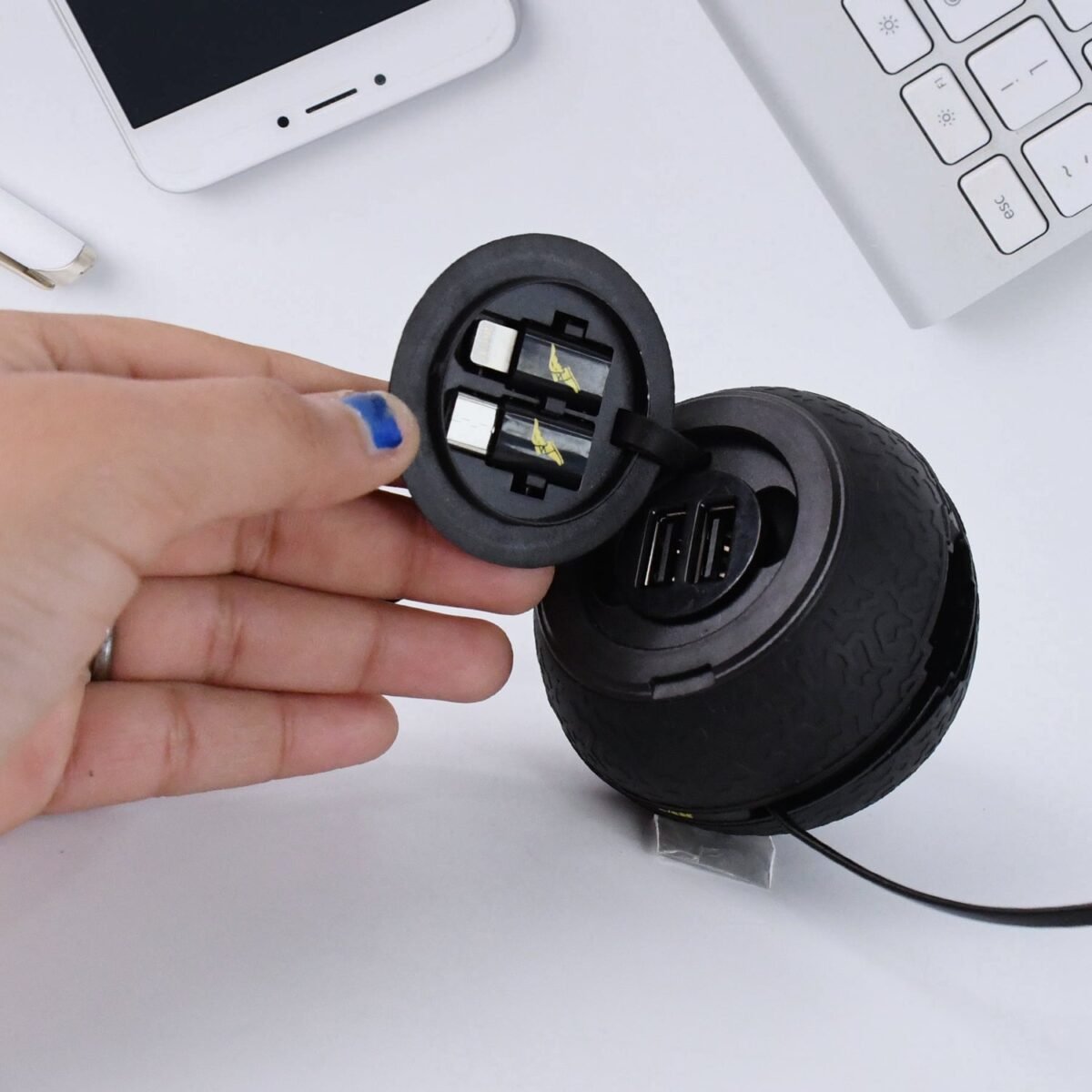 Car Charging Cable with Multiple Charging Tips - iPhone, Android, USB-C - Universal Charging Solution for Your Car - Image 4