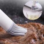 Pastry Brush, Basting Brush BBQ Sauce Marinade Meat Silicone Oil Brush (1 Pc) - Image 3