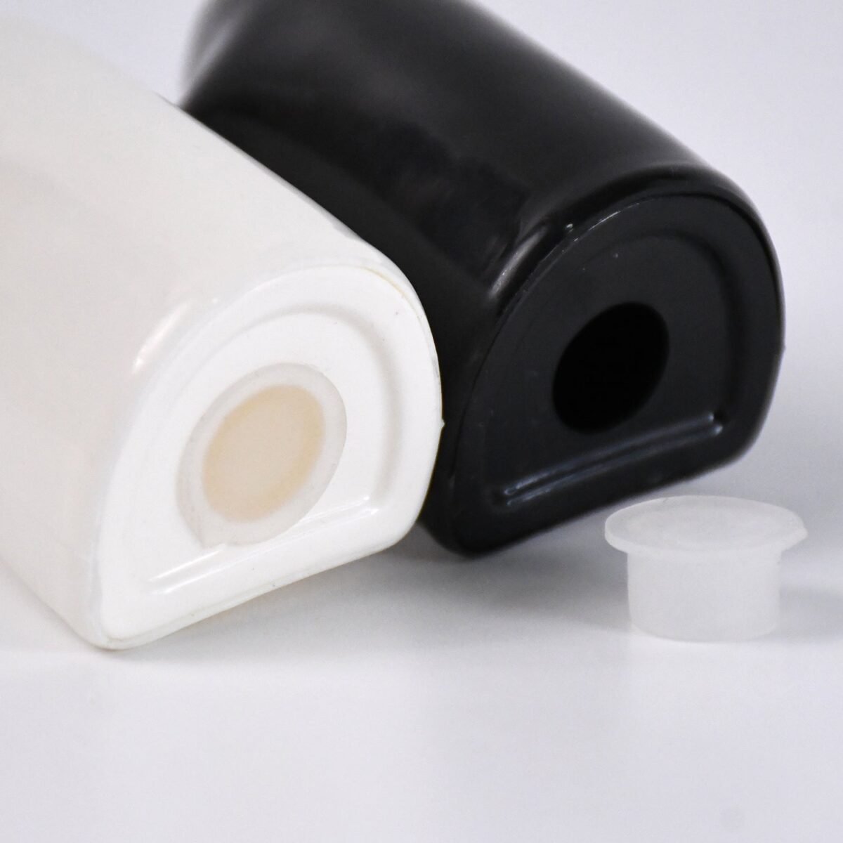 Salt and Pepper Seasoning and Spice Shakers Cute Plastic (2 Pcs Set) - Image 6