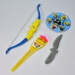 Plastic Archery Bow and Arrow Toy Set with single knife and 3pc Arrow and Target Board, - Image 4