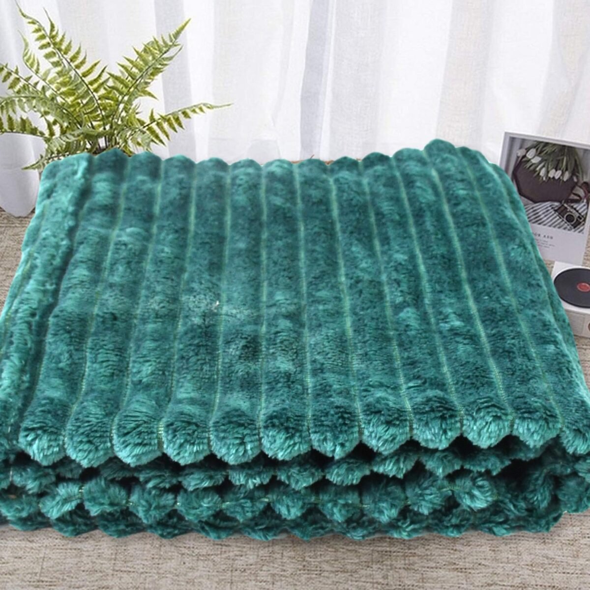 Pet Soft Cat Dog Blanket / Towel, Warm Sleep Mat (70×50 Cm / 1 Pc / Mix Color & Design) - Image 6