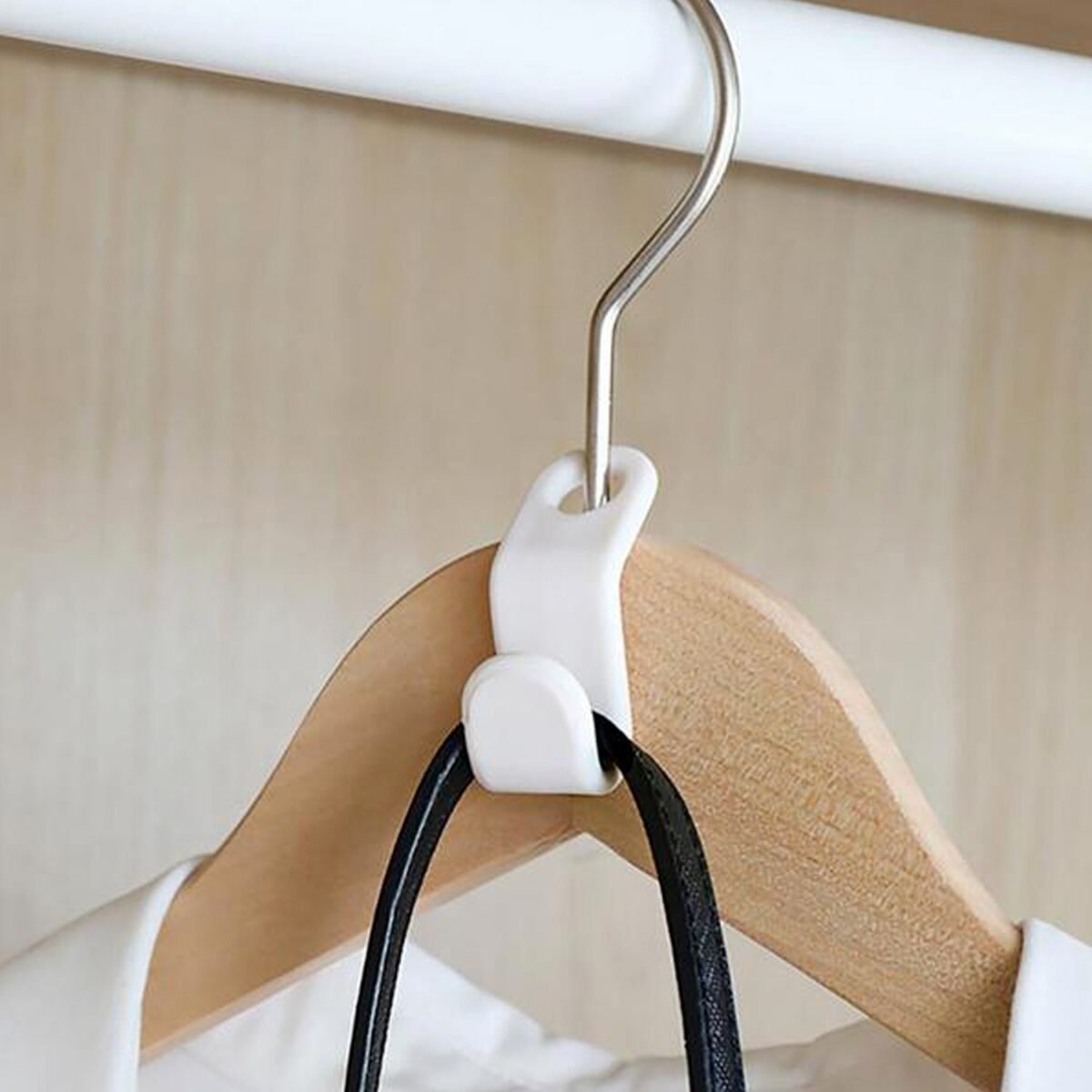 Plastic Clothes Hanger with Non-Slip Pad - Image 7