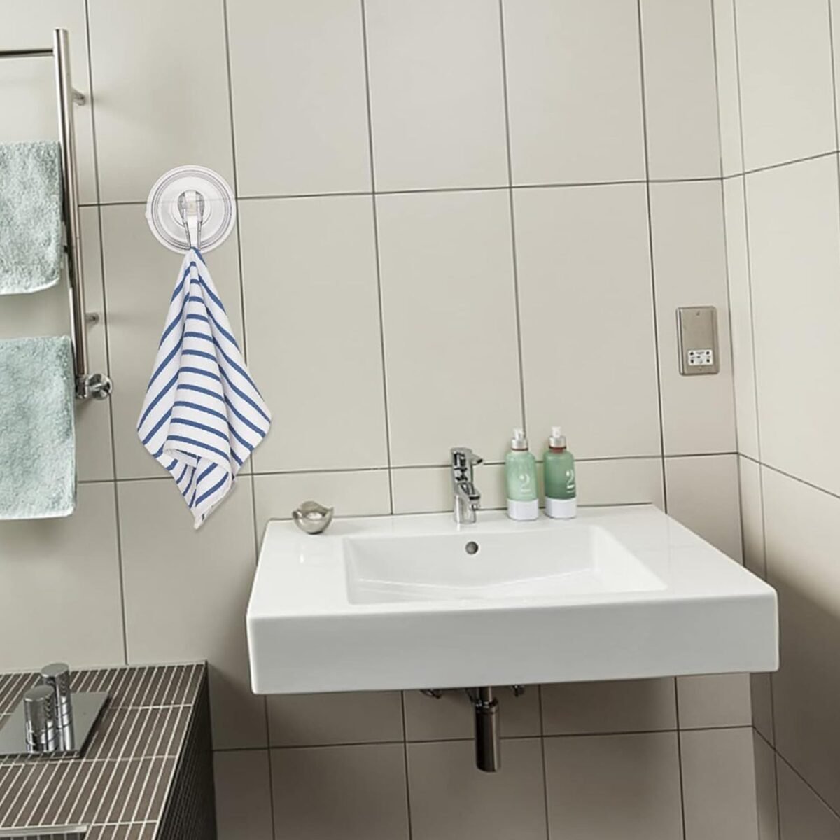 Plastic Suction Cup Hook (1 Pc) - Image 3