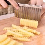 Stainless Steel Crinkle Cutter Knife for Salad and Vegetables - Image 7