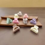 Plastic Small Hair Clips for Girls Kids Hair Accessories (3 Pcs Set / Mix Color & Design) - Image 9