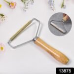 Portable Double Sided Lint Remover (1 Pc) - Image 2