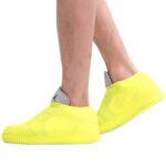 NON-SLIP SILICONE RAIN REUSABLE ANTI SKID WATERPROOF FORDABLE BOOT SHOE COVER (MEDIUM/ Mix Color) - Image 6