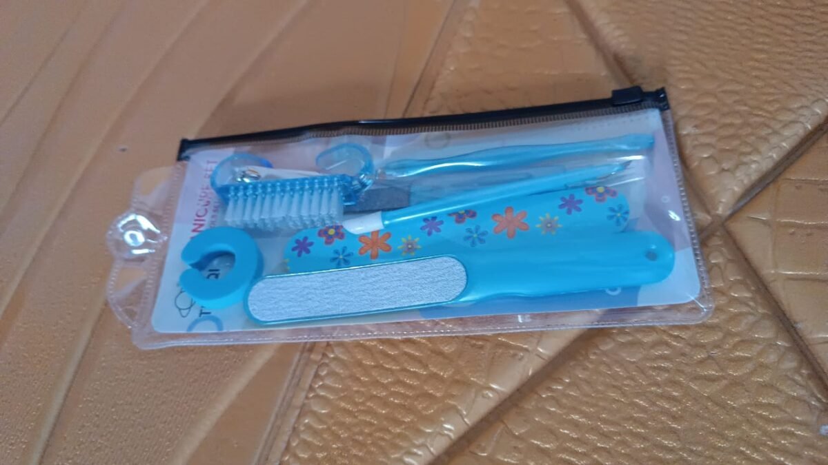 8 in 1 Manicure set Tool Kit - Image 8