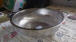 Stainless Steel Colander with Handle, Large Strainer Basket for Kitchen (25.5 cm) - Image 7