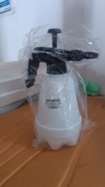 1.5L Heavy-Duty Plastic Pressure Spray Bottle with Adjustable Nozzle - Image 7