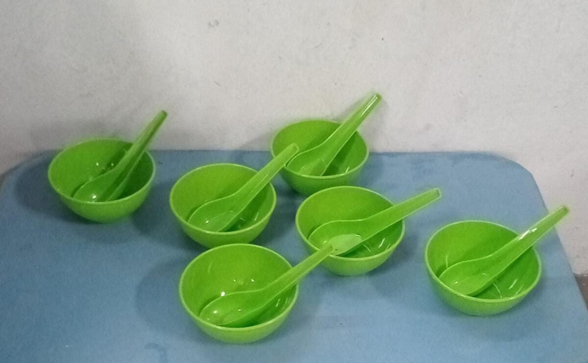 Plastic Soup Bowl & Spoon Set for Kitchen (6-Pcs) - Image 8