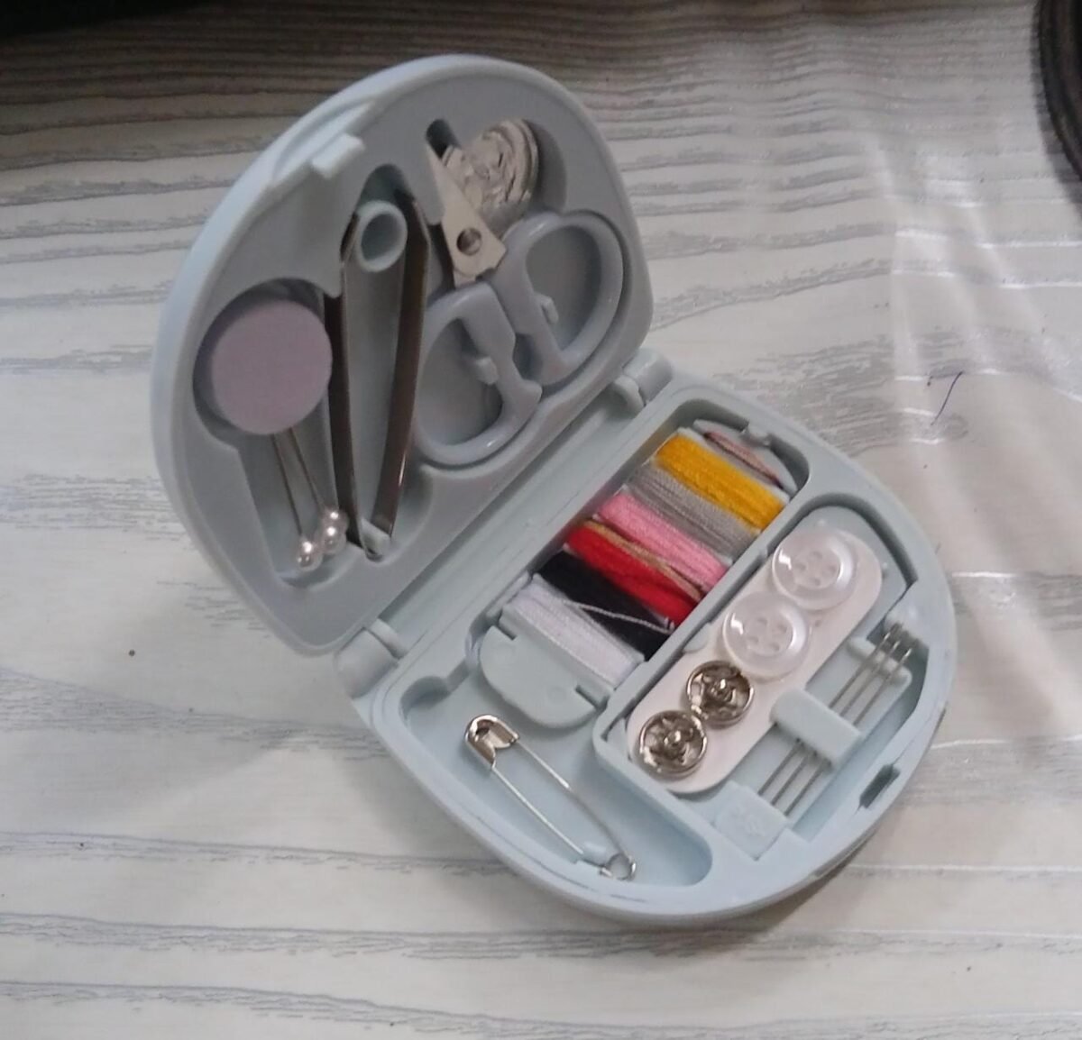 Mini Travel Sewing Kit for Beginners with Threads & Scissors - Image 1